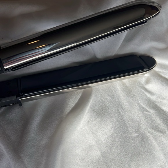 Conair InfinitiPRO Straightener/Curler - Picture 4 of 11